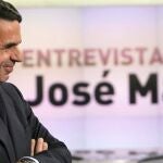 El expresidente del Gobierno José María Aznar, momentos antes de la entrevista que ha concedido esta noche a la cadena de televisión Antena 3.