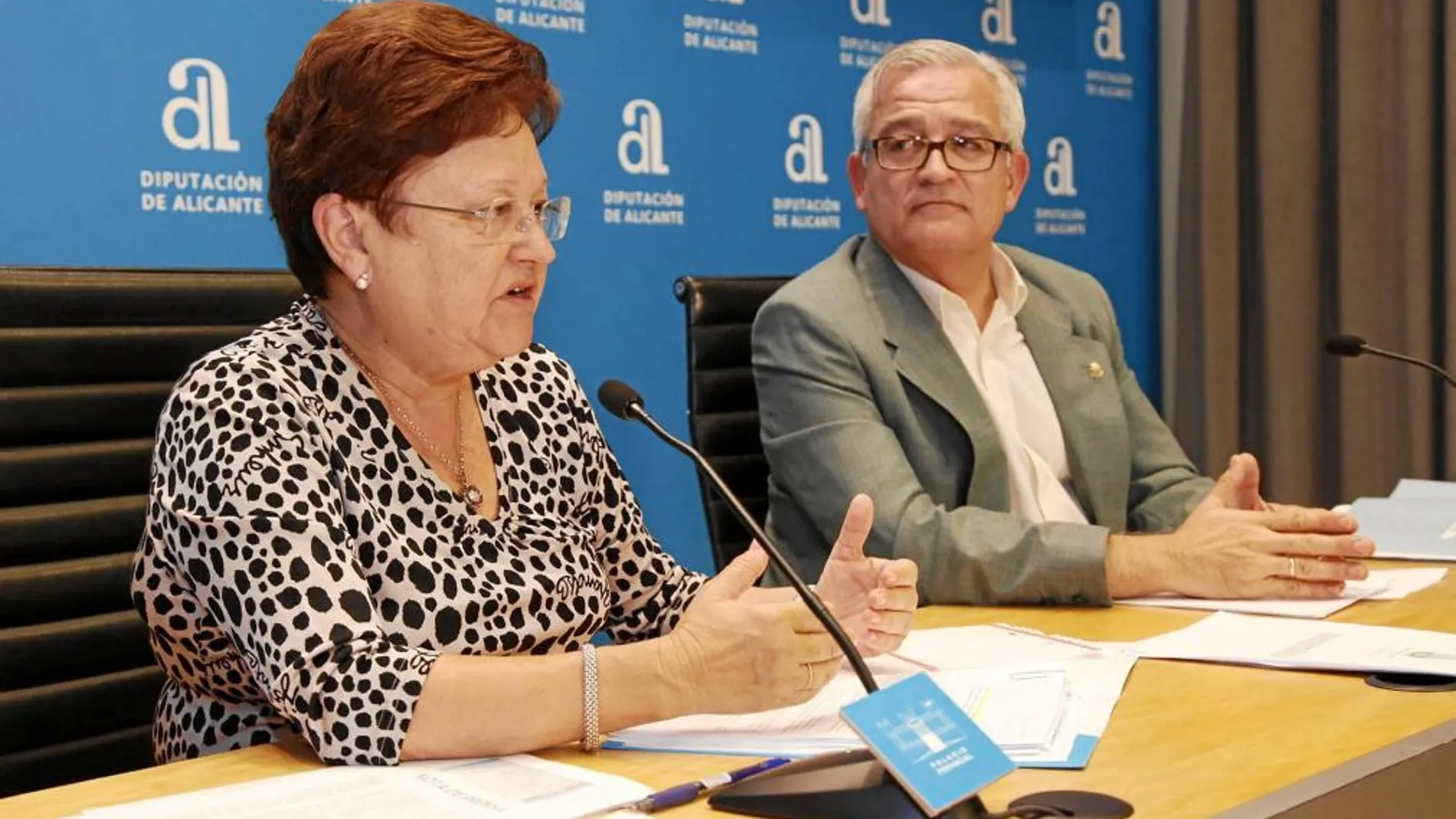 La presidenta Luisa Pastor y el diputado César Augusto Asencio anunciaron los resultados de la Comisión de Hacienda