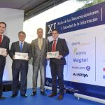 Gonzalo Pansard, de Axión; José Carlos Serrano, «Ingeniero del año»; Manuel Jesús de Tellechea, decano del Colegio de Ingenieros y Jorge Robles, de Past View.