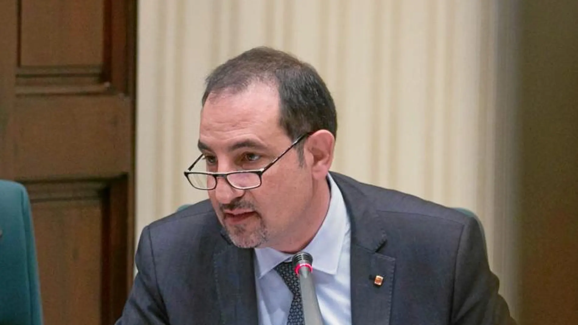 El conseller de Interior, Ramon Espadaler, ayer en el Parlament