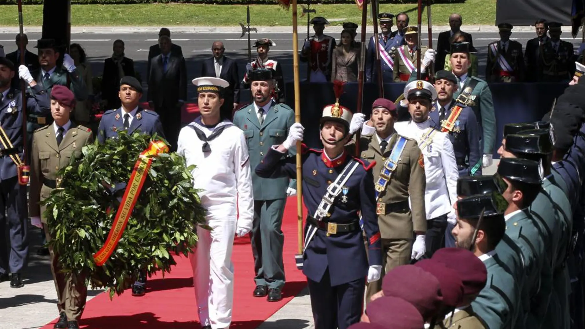 Los Reyes presiden el acto de homenaje a los que dieron su vida por España