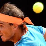 Nadal devuelve una pelota en el partido contra Verdasco