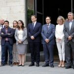 Concentración del Gobierno valenciano a las puertas del Palau de la Generalitat tras un asesinato machista
