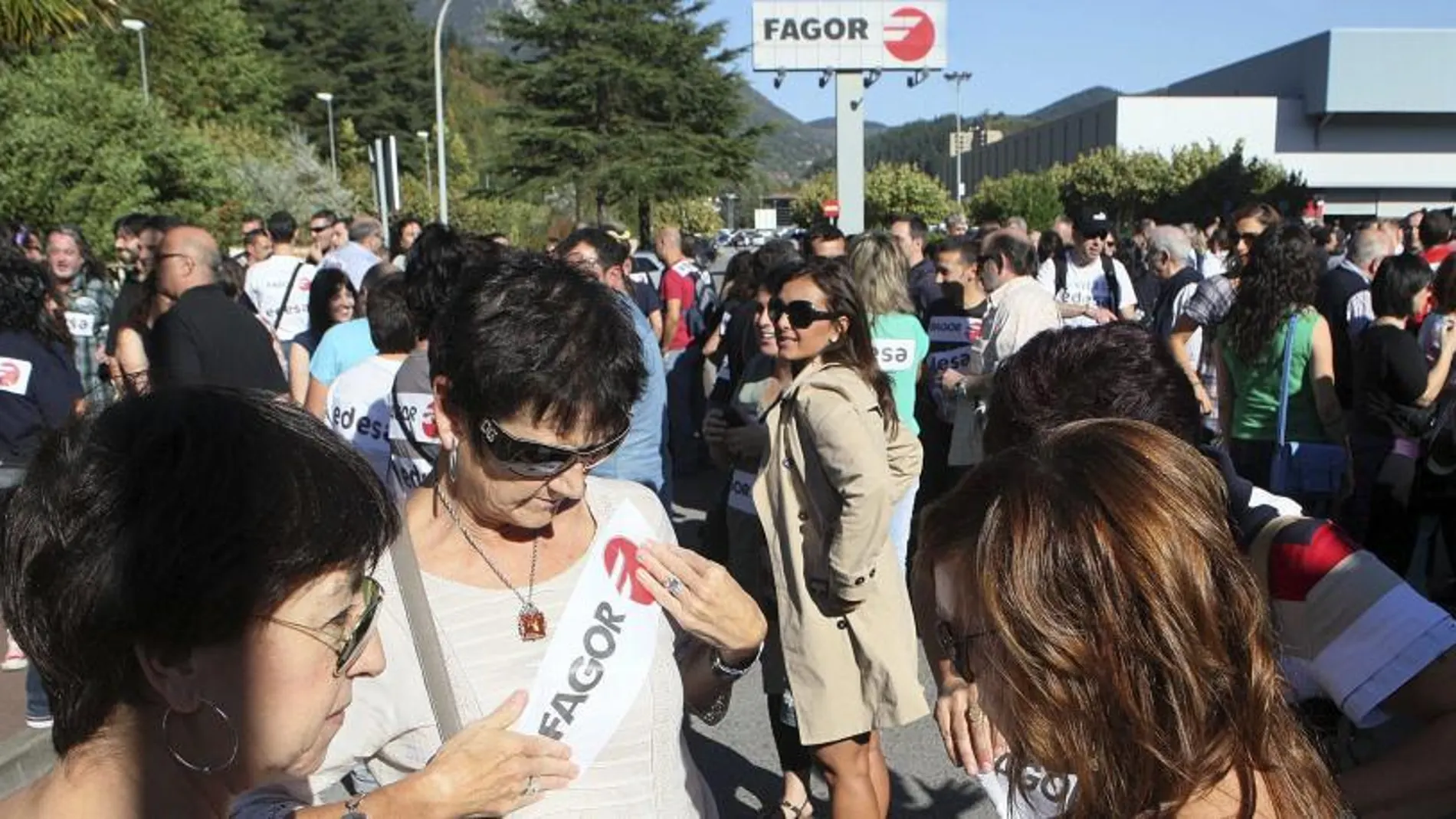 Trabajadores de Fagor en una protesta por las calles de Basauri el pasado día 21
