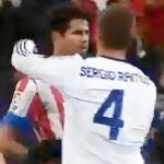 El enfrentamiento del curso pasado. Diego Costa escupe al internacional del Real Madrid