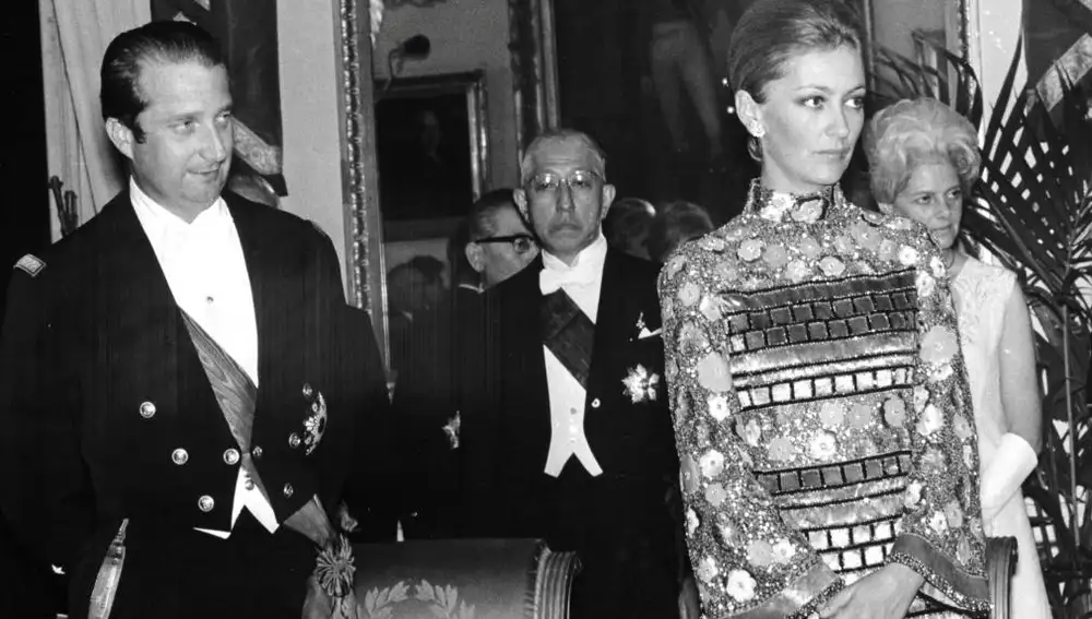 El rey Alberto II y Paola de Bélgica en una cena de gala en 1970