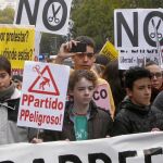 La Lomce se debatió en el Senado en plena huelga y entre protestas en las que participaron menores