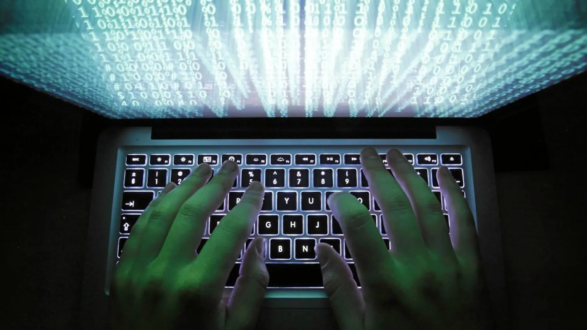 Los servicios de inteligencia de EE UU y Reino Unido han espiado a millones de usuarios en internet