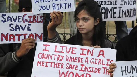 Manifestación en la India tras la violación y muerte de una joven estudiante el pasado mes de enero