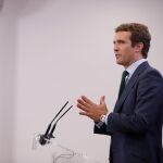 Rueda de prensa de Casado tras reunirse con Pedro Sánchez. (Foto: Jesús G. Feria)