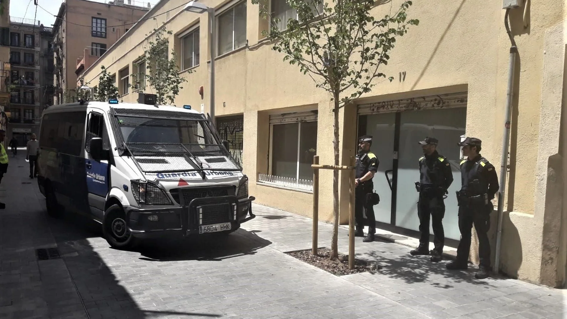 Foto de archivo de una operación de la Guardia Urbana de Barcelona en una asociación cannábica del distrito del Eixample.17/05/2019