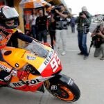 Marc Marquez abandona el garage de Repsol antes de la sesión de clasificación