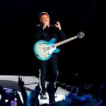 El cantante Alejandro Sanz durante el concierto que ofreció anoche en el estadio Wanda Metropolitano / Efe