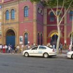 Los aficionados,a la espera de retirar sus localidades para la feria onubense