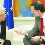 El presidente del Gobierno, Mariano Rajoy, recibió ayer al líder palestino, Mahmud Abas, en La Moncloa, en el marco de la gira de Abas por Europa