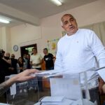 El primero ministro búlgaro, Boyko Borissov, en el colegio electoral en Sofía/Foto Efe