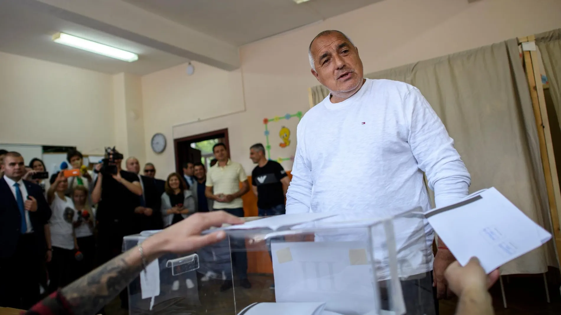 El primero ministro búlgaro, Boyko Borissov, en el colegio electoral en Sofía/Foto Efe