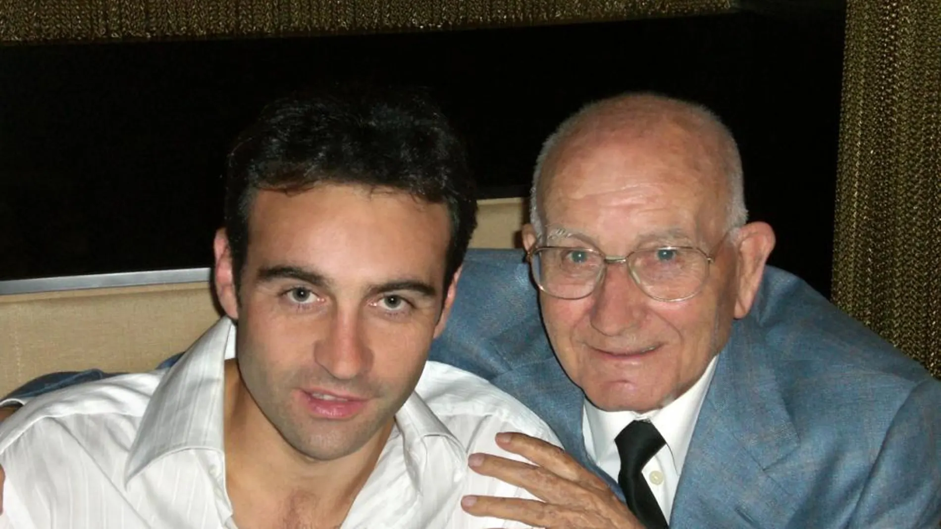 Enrique Ponce, con su abuelo Leandro