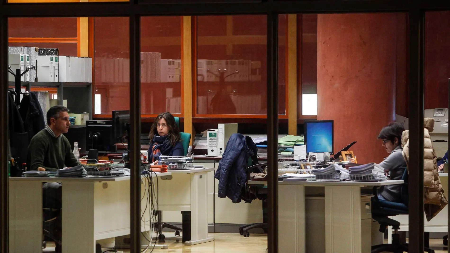 Empleados públicos en Andalucía lo hacen para la administración regional 