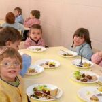 Un comedor escolar en el que se está apostando por la compra de alimentos en el mercado local