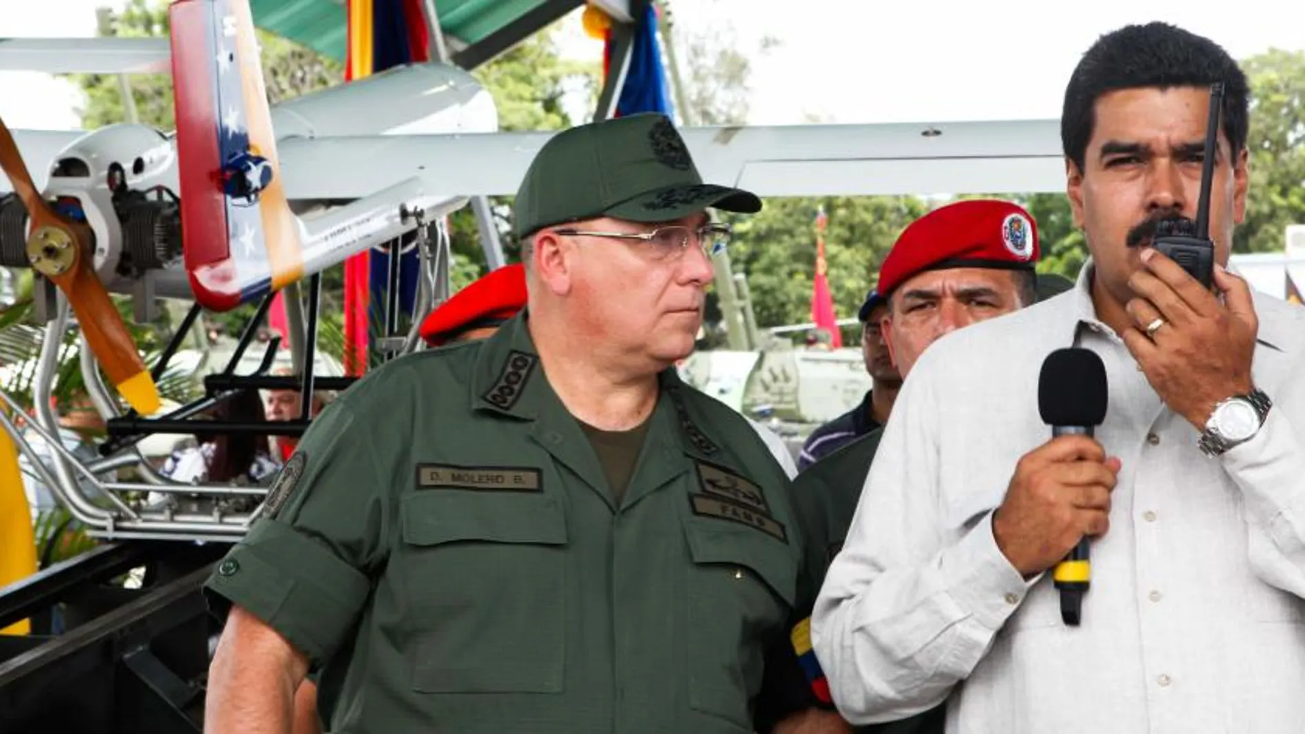 El presidente de Venezuela, Nicolás Maduro, con camisa blanca