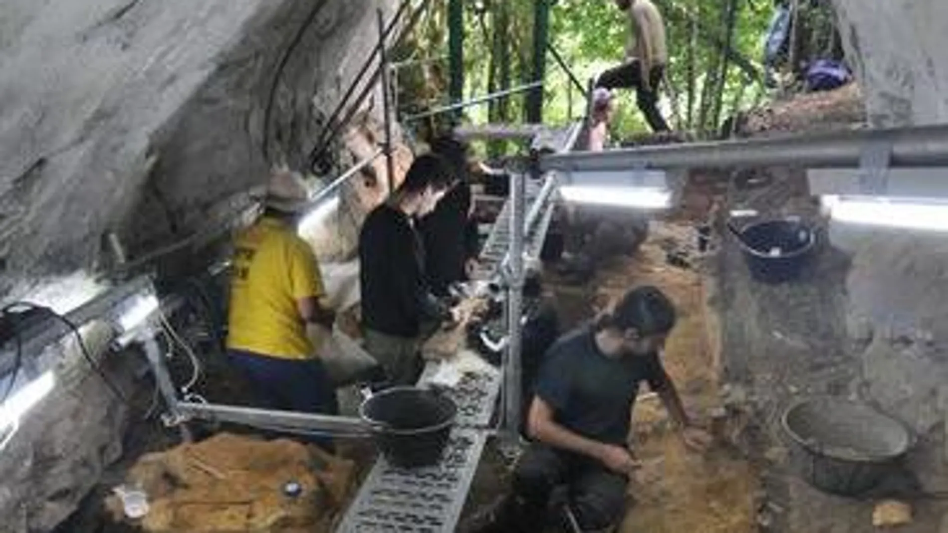 EXcavaciones en Cueva Eirós los últimos días de agosto