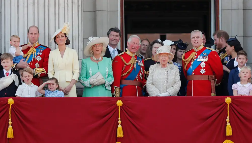 La familia real Británica en el balcón del Palacio de Buckingham / Foto: Ap