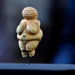 La Venus de Willendorf fue descubierta el 7 de agosto de 1908 y está datada en torno al 27.000 a.C.