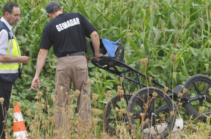 La Policía Nacional inició ayer la búsqueda con georradar del cuerpo de Marta del Castillo en la finca Majaloba, en La Rinconada (Sevilla), zona que marcó en su ultima declaración el asesino de la joven Miguel Carcaño