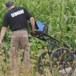 La Policía Nacional inició ayer la búsqueda con georradar del cuerpo de Marta del Castillo en la finca Majaloba, en La Rinconada (Sevilla), zona que marcó en su ultima declaración el asesino de la joven Miguel Carcaño