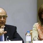 La directora de la Agencia Tributaria, Beatriz Viana, junto al ministro de Hacienda, Cristóbal Montoro