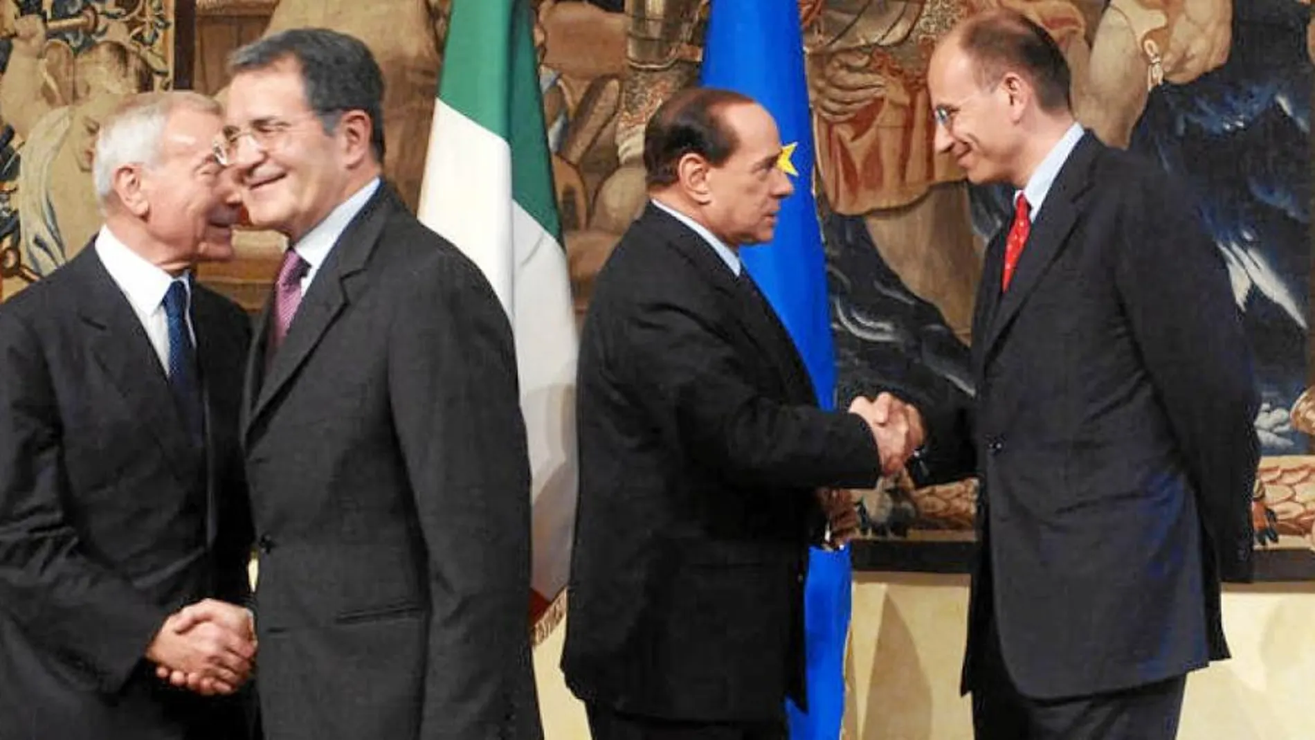 La sombra de Berlusconi vuelve a amenazar el Gobierno de Letta