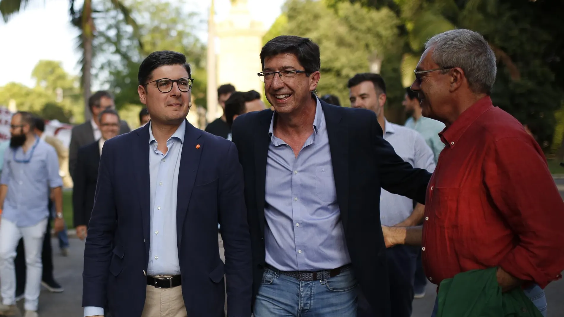 El líder de Cs, Juan Marín, con el candidato de su partido al Ayuntamiento de Sevilla, Álvaro Pimentel /Foto: EP