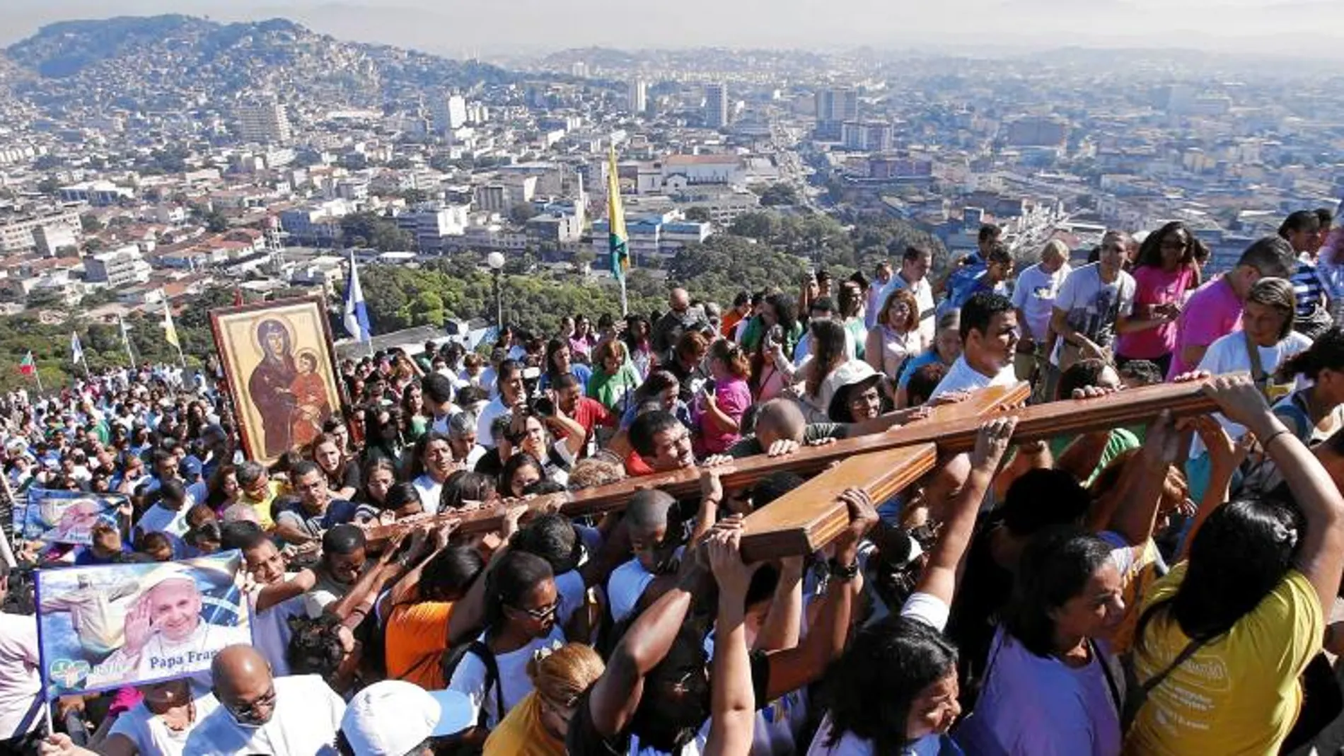 La Cruz Peregrina y el Icono de la Virgen, símbolos de la JMJ, llegaron a Brasil el pasado 6 de julio