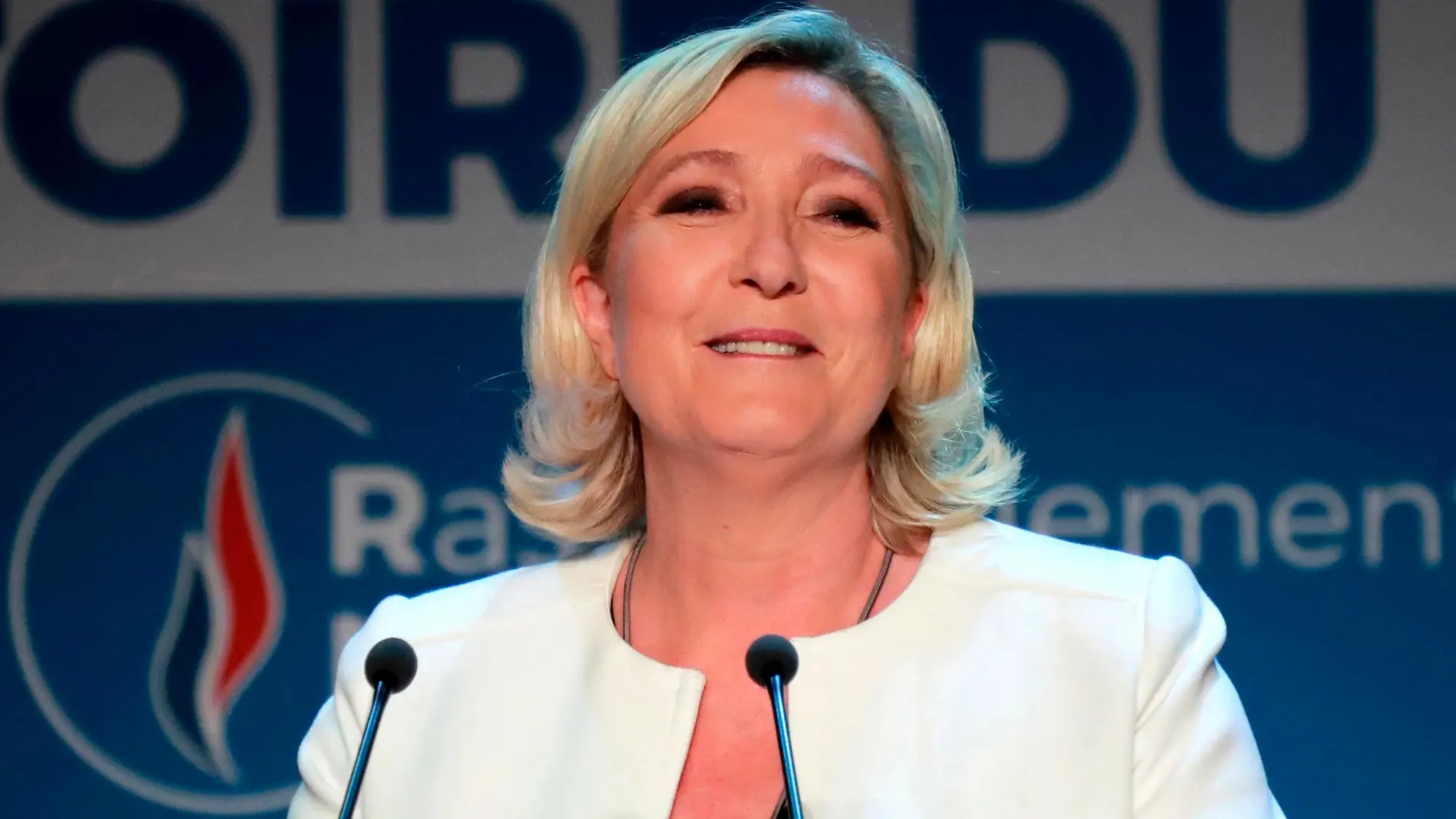 Marine Le Pen durante su comparecencia ante los medios de comunicación