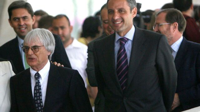 Bernie Ecclestone, junto a Francisco Camps y Vicente Rambla, en una imagen de archivo, el día que se conoció la celebración del gran premio de Fórmula 1. Foto Kike Taberner