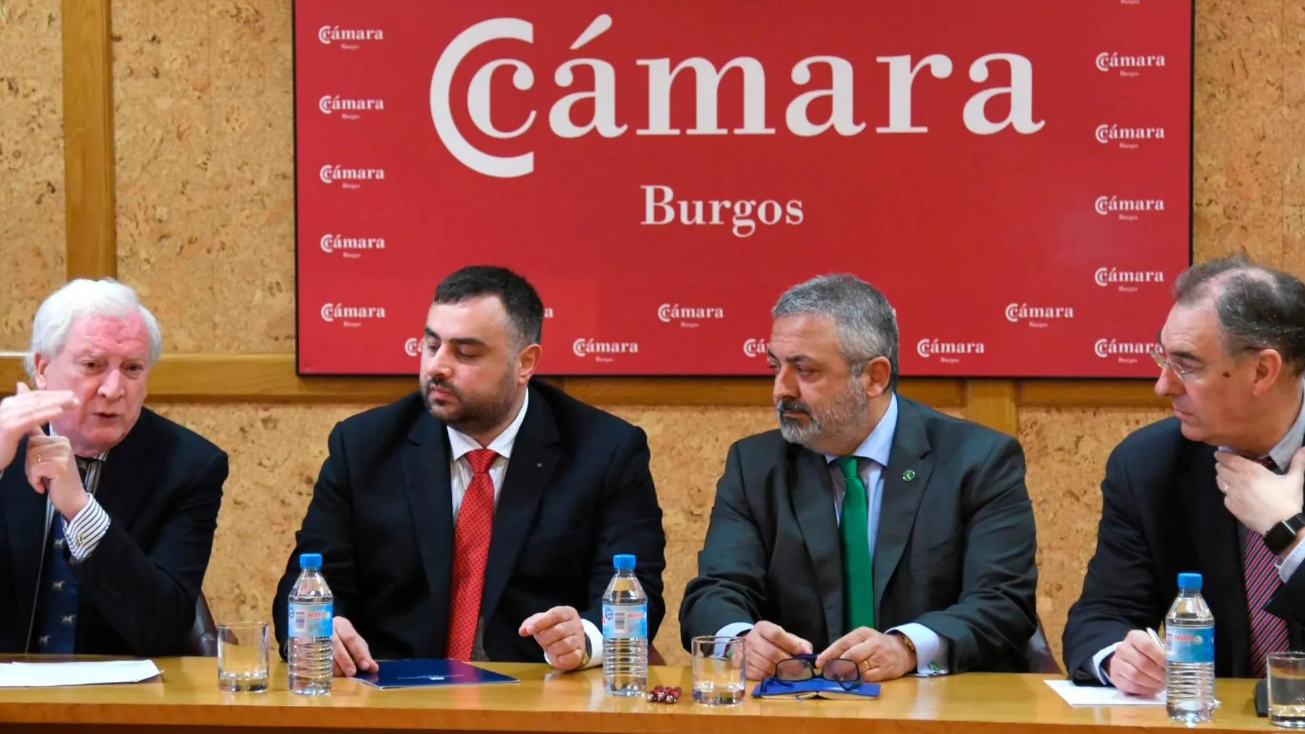 El presidente de la Cámara de Burgos, Antonio Méndez Pozo, inaugura la jornada