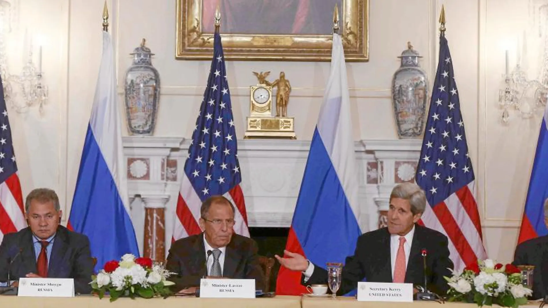 De izda. a dcha. Shoigu, Lavrov, Kerry y Hagel, ayer en Washington