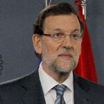 El presidente del Gobierno, Mariano Rajoy, durante la rueda de prensa que ha ofrecido junto al primer ministro de Rumanía, Victor Ponta, hoy en el Palacio de La Moncloa
