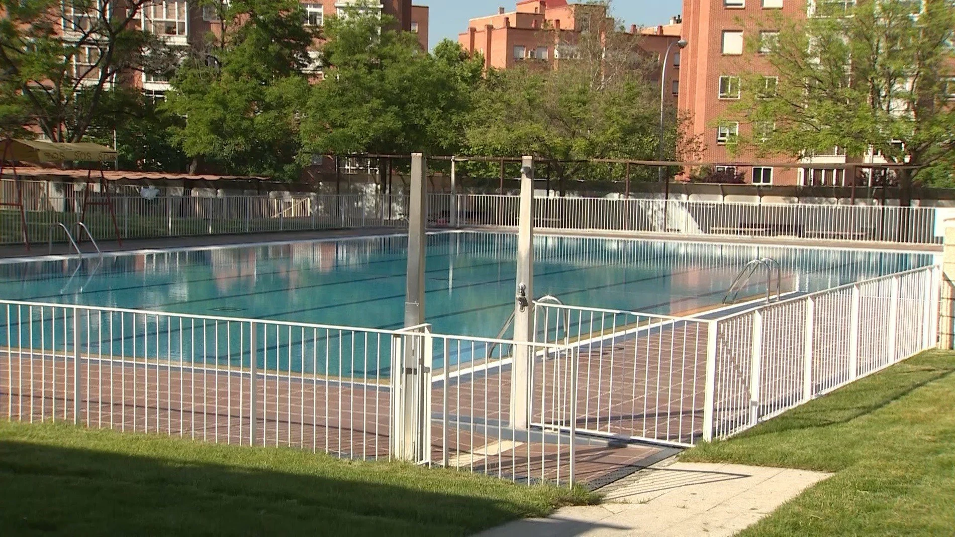 Madrid adelanta la apertura de sus piscinas