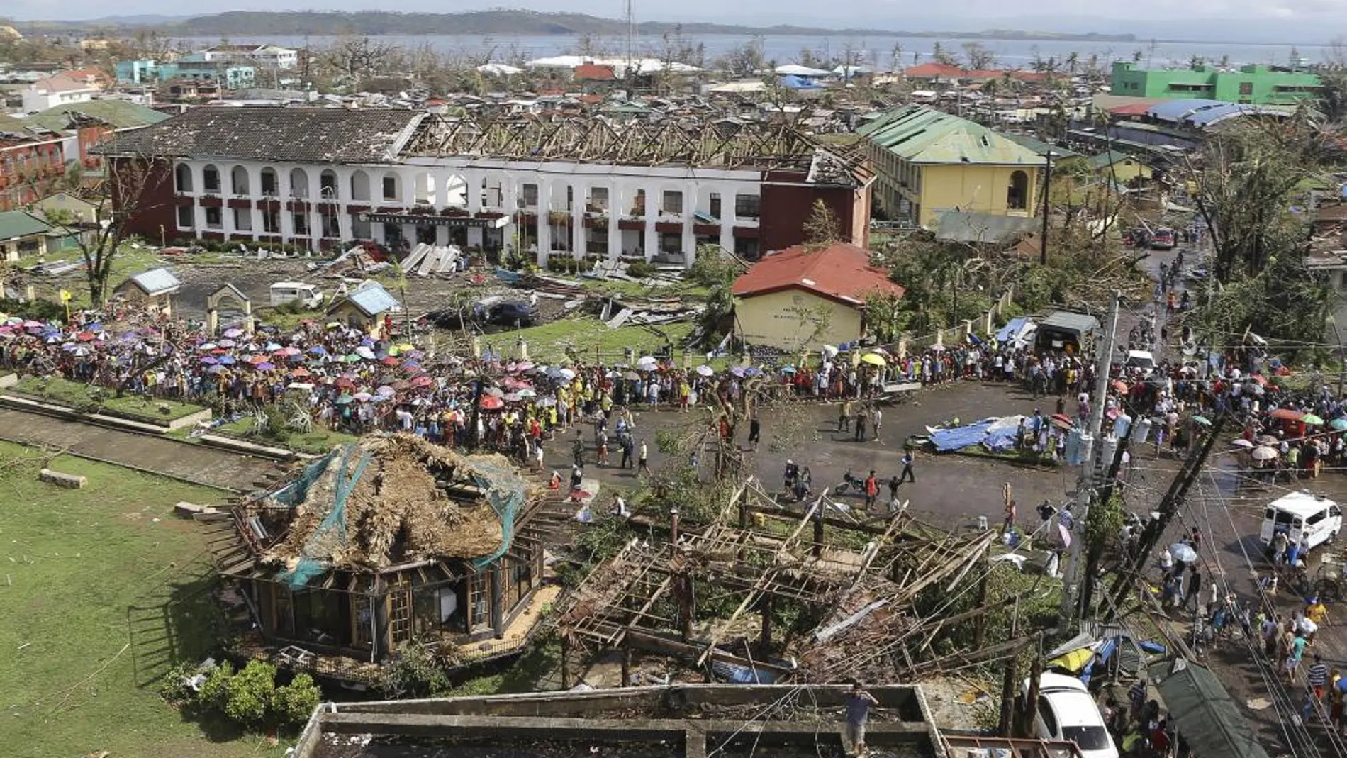 Tacloban ha quedado destruída casi por completo