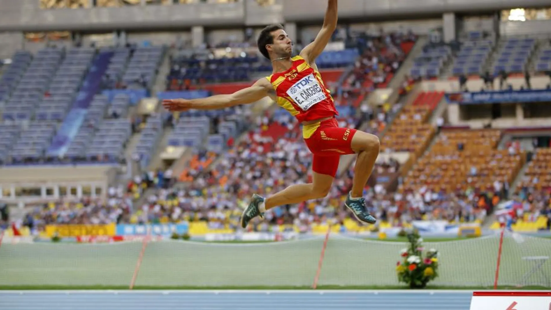 Eusebio Cáceres durante la final de la prueba de salto de longitud masculina en la que ha acabado en cuarta posición, con una marca de 8,26m