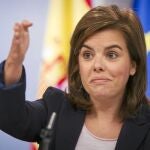 La vicepresidenta, Soraya Sáenz de Santamaría, ayer tras el Consejo de Ministros