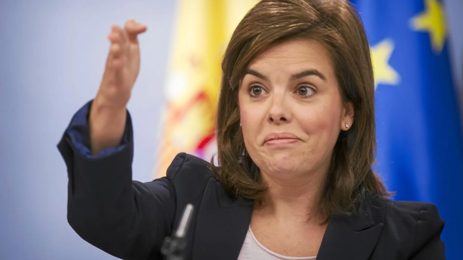 La vicepresidenta, Soraya Sáenz de Santamaría, ayer tras el Consejo de Ministros