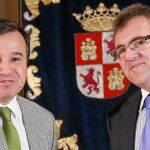José Ramón Alonso y Agustín lorenzo, tras firmar el acuerdo de colaboración