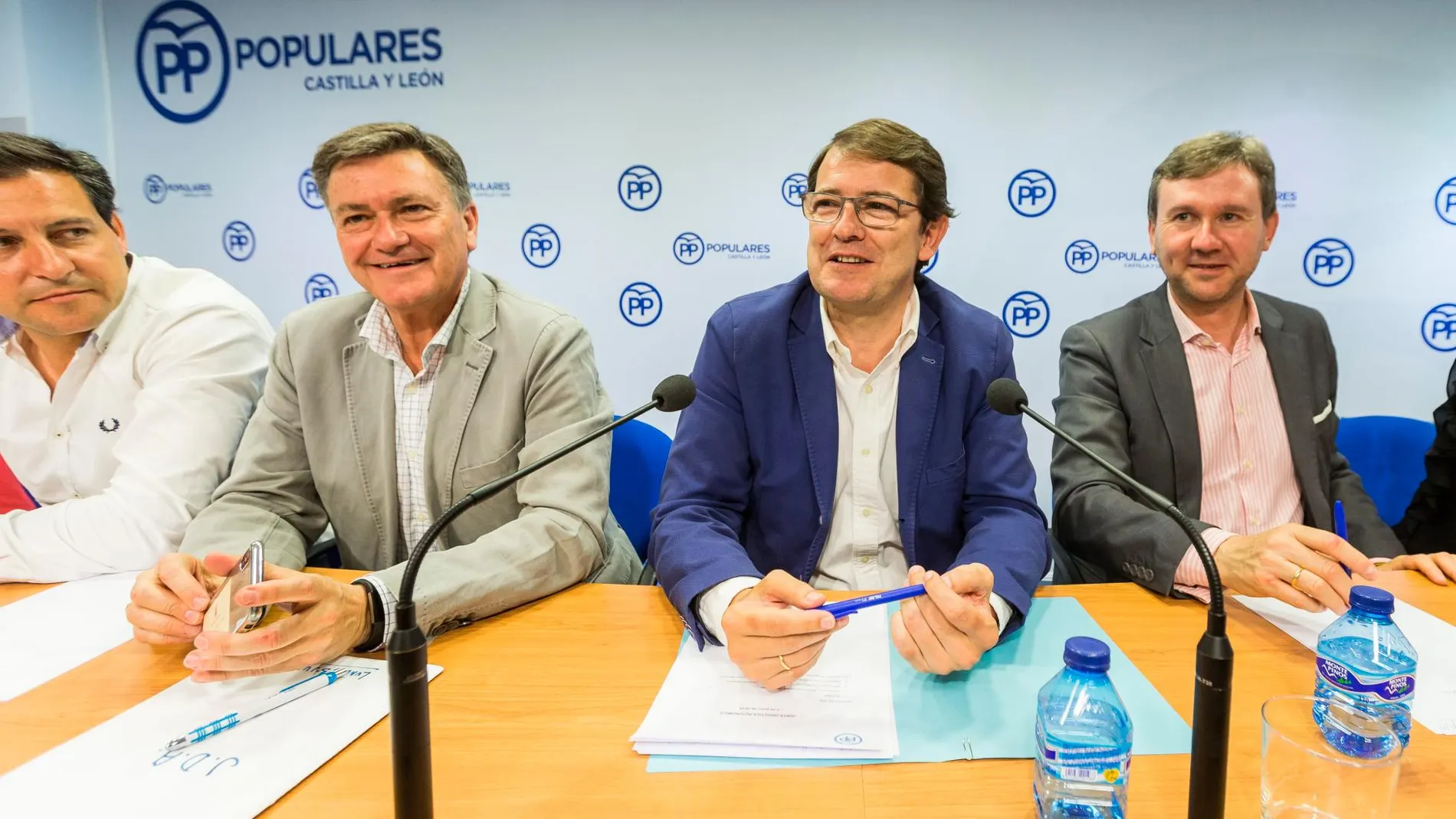 El presidente del PPCyL, Alfonso Fernández Mañueco, clausura la Junta Directiva Autonómica del partido junto a Francisco Vázquez, Javier Lacalle y Raúl de la Hoz