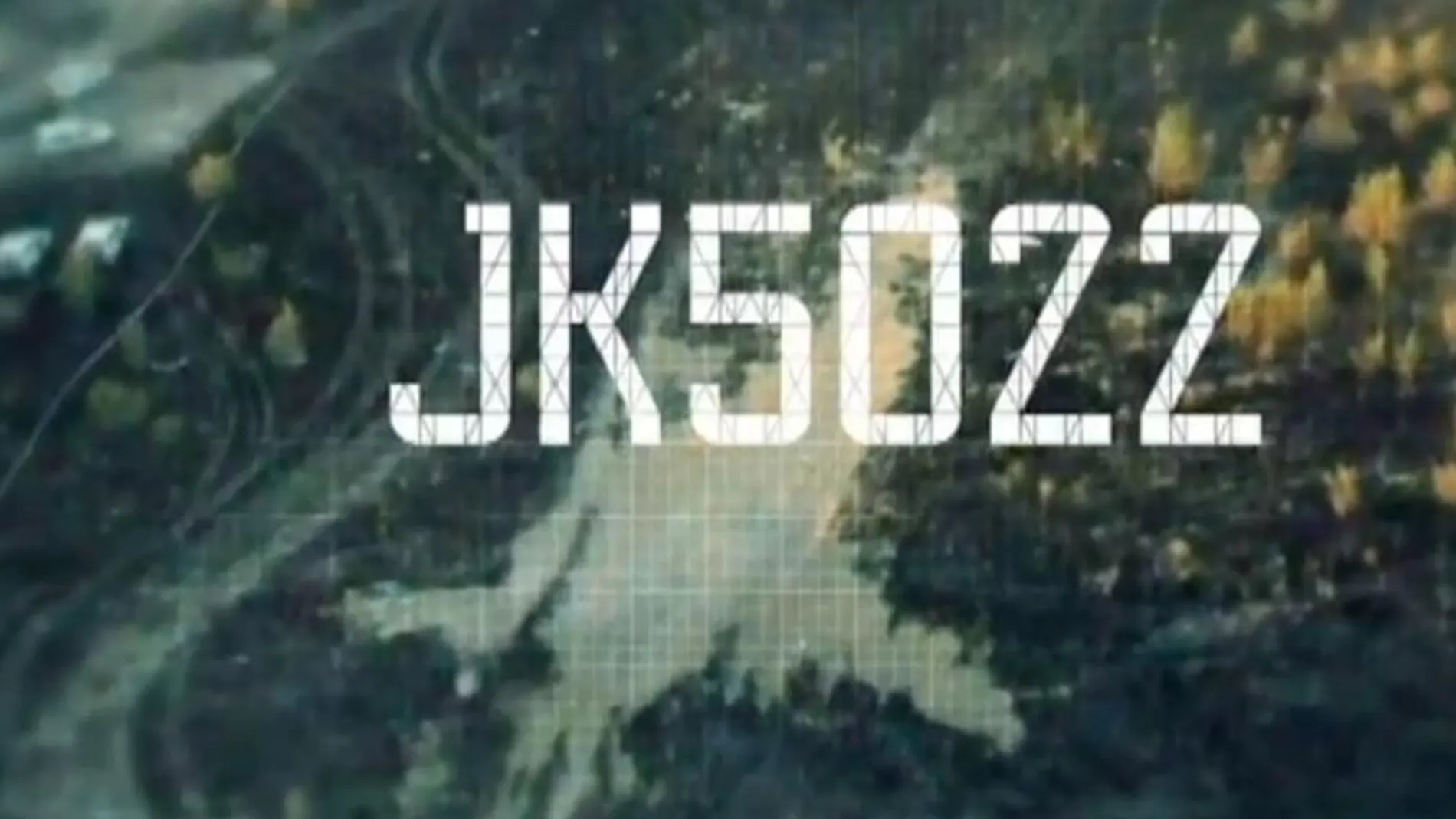 Imagen promocional del documental, en el que se puede ver la huella que dejó el avión al estrellarse contra el suelo