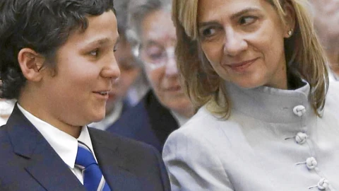 La Infanta Cristina busca complicidad en la mirada de su sobrino Froilán