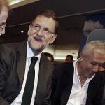 Rajoy, junto a Juan Vicente Herrrera; Javier Arenas y Esteban González Pons, entre otros