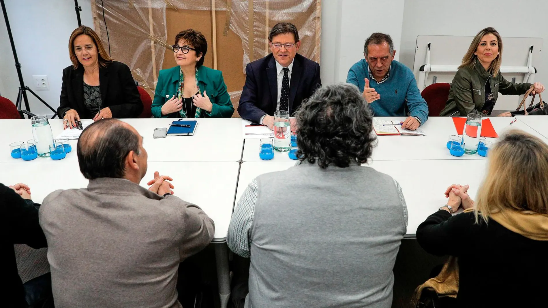 El presidente de la Generalitat y secretario general del PSPV-PSOE, Ximo Puig (centro), mantuvo ayer una reunión sobre Formación Profesional y empleo